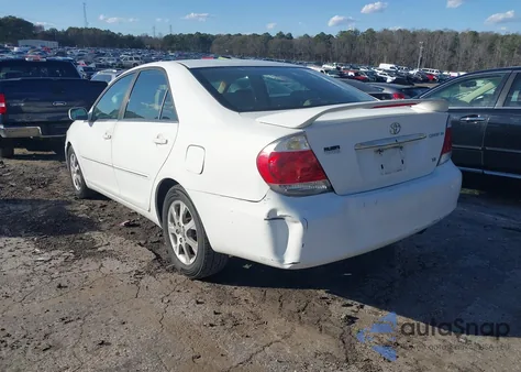 2006 Toyota Camry Le z USA, uszkodzony, nr VIN 4T1BF30K46U630403